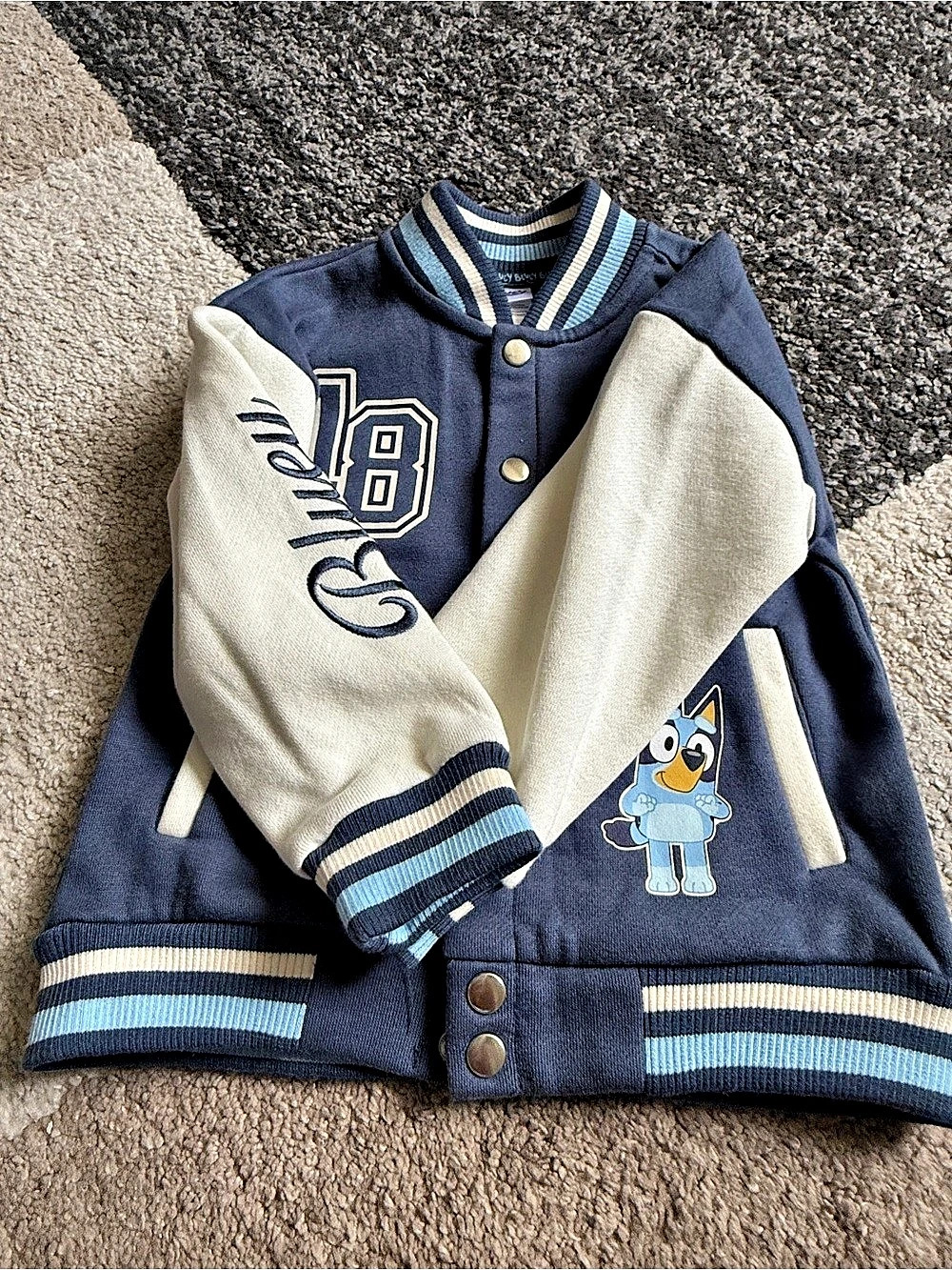 Bluey Varsity Blue jacket Kids Boys 3T Like New - Picture 3 of 6